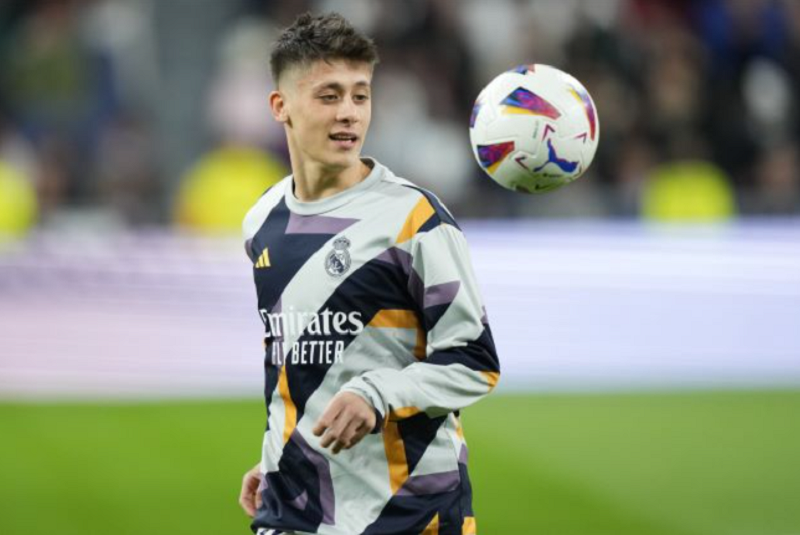 dong-thai-moi-cua-arda-guler-khien-arsenal-vo-mong