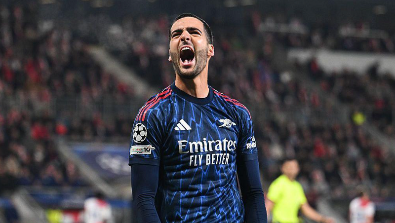 mikel-merino-toa-sang-ruc-ro-giup-arsenal-vuot-qua-khung-hoang-hang-cong