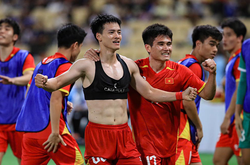 khung-hoang-tien-dao-truoc-gio-g-ong-kim-dau-dau-vi-khoang-trong-mang-ten